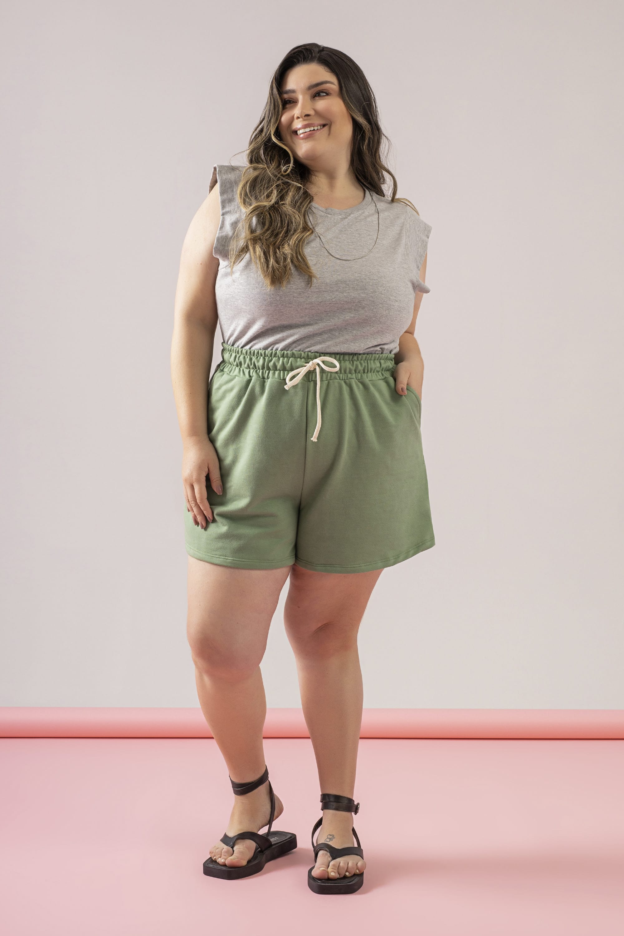 Blusa Muscle Tee Feminino em Meia Malha (Cinza) Just Basic