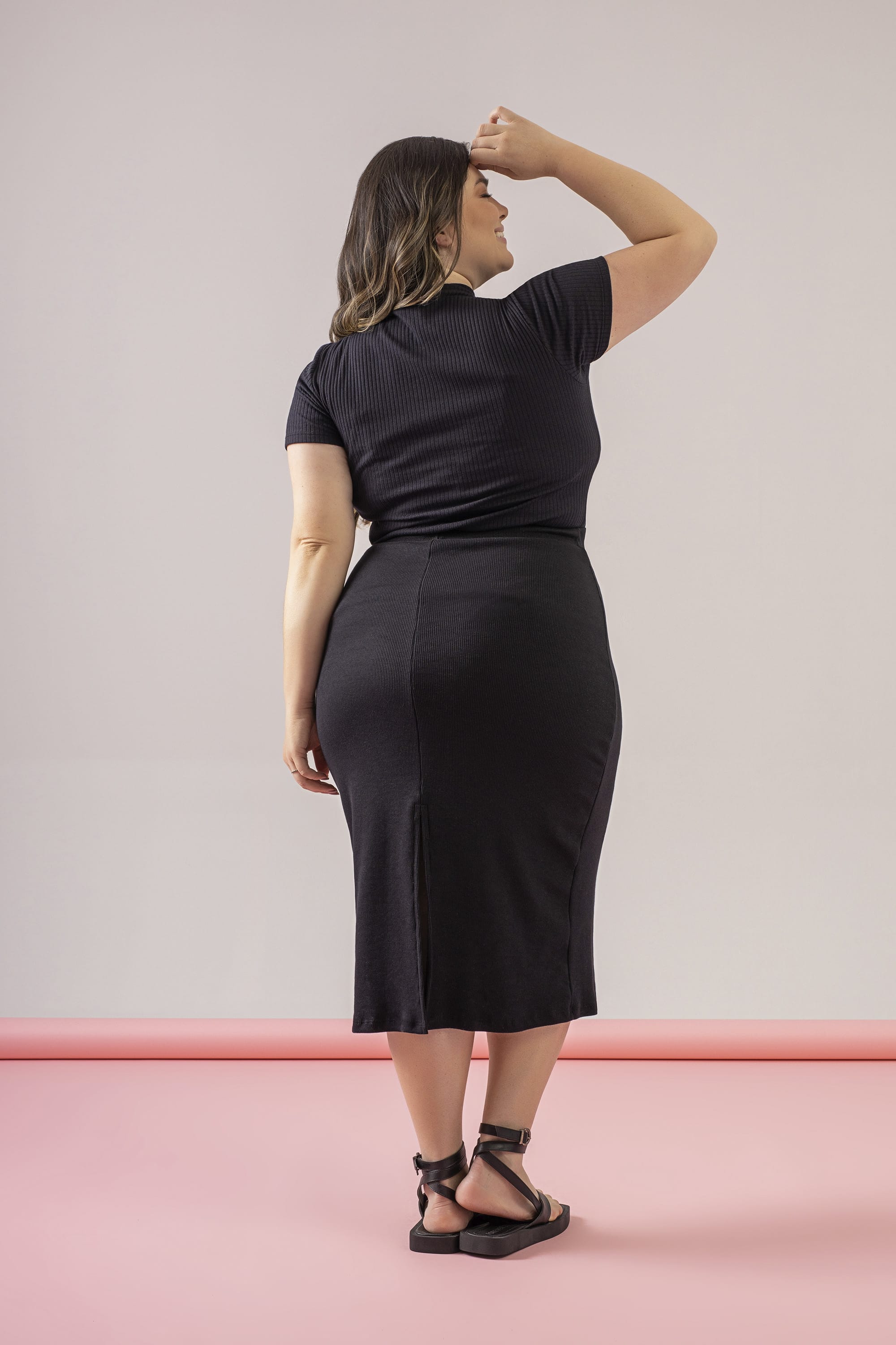 Saia Midi Básica em Ribaninha (Preto) Just Basic - Imagem 2