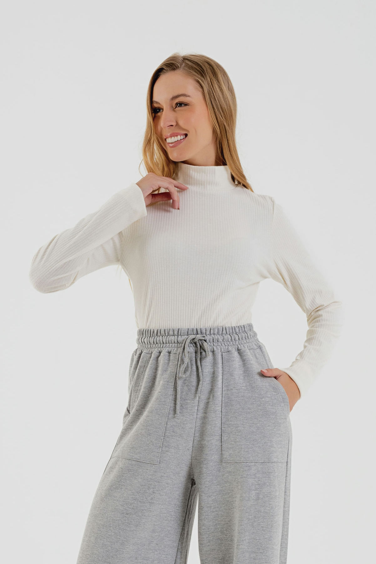 Blusa Básica Manga Longa Feminina Adulto (Off White) Just Basic