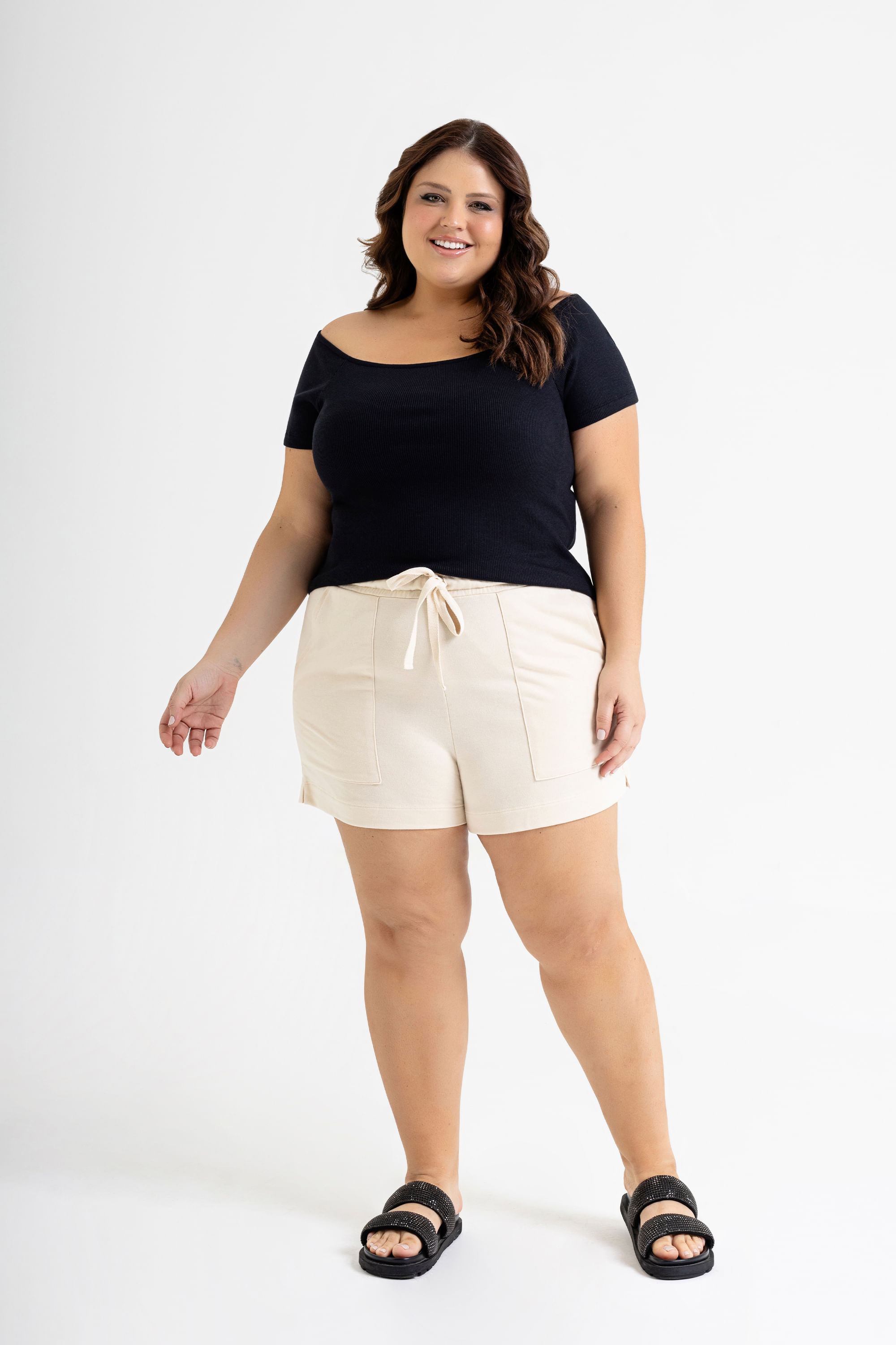 Shorts Feminino em Moletinho (Bege) Just Basic - Imagem 2