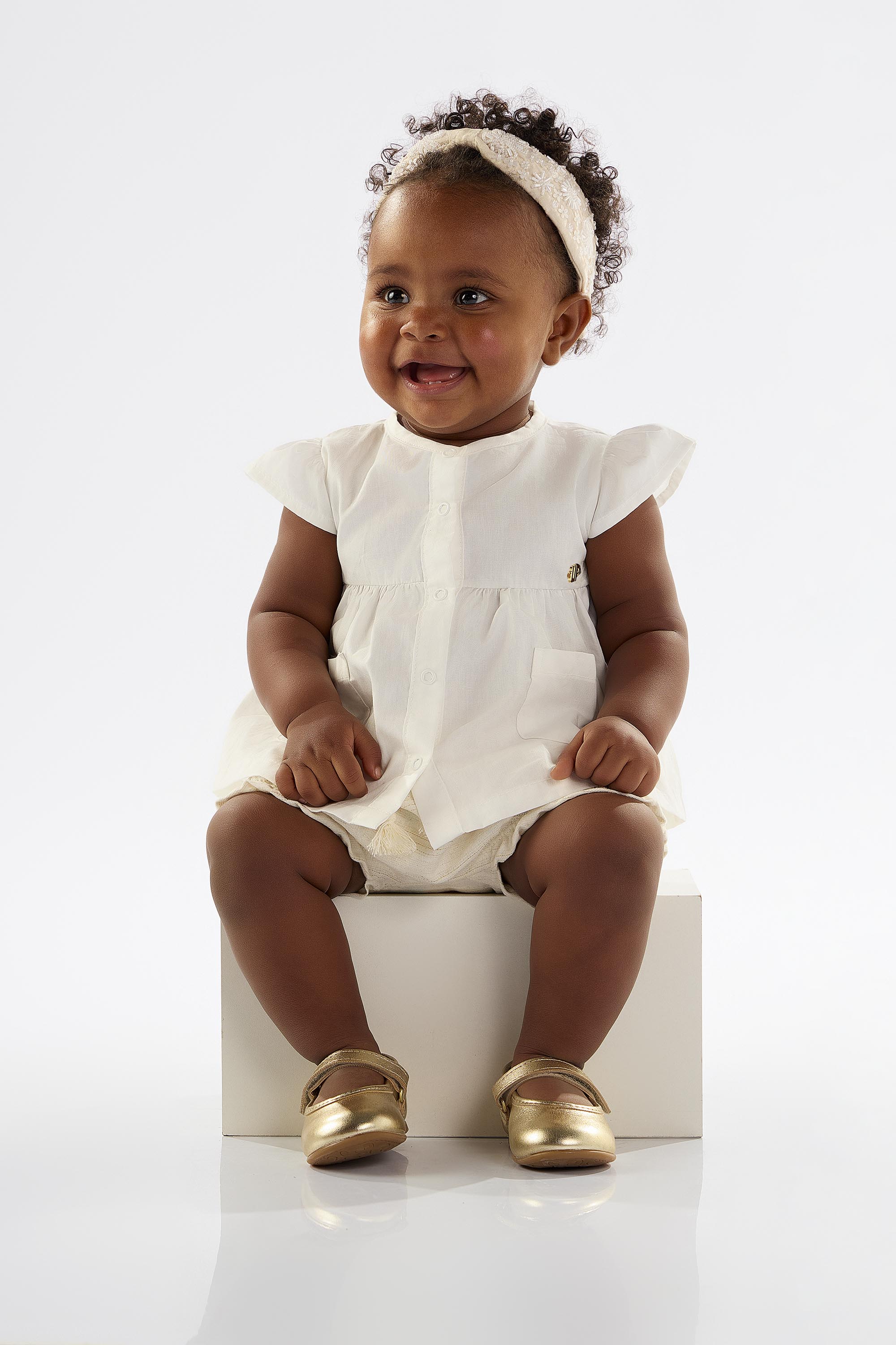 Conjunto para Bebê Menina com Bata e Calcinha (Off White) Up Baby