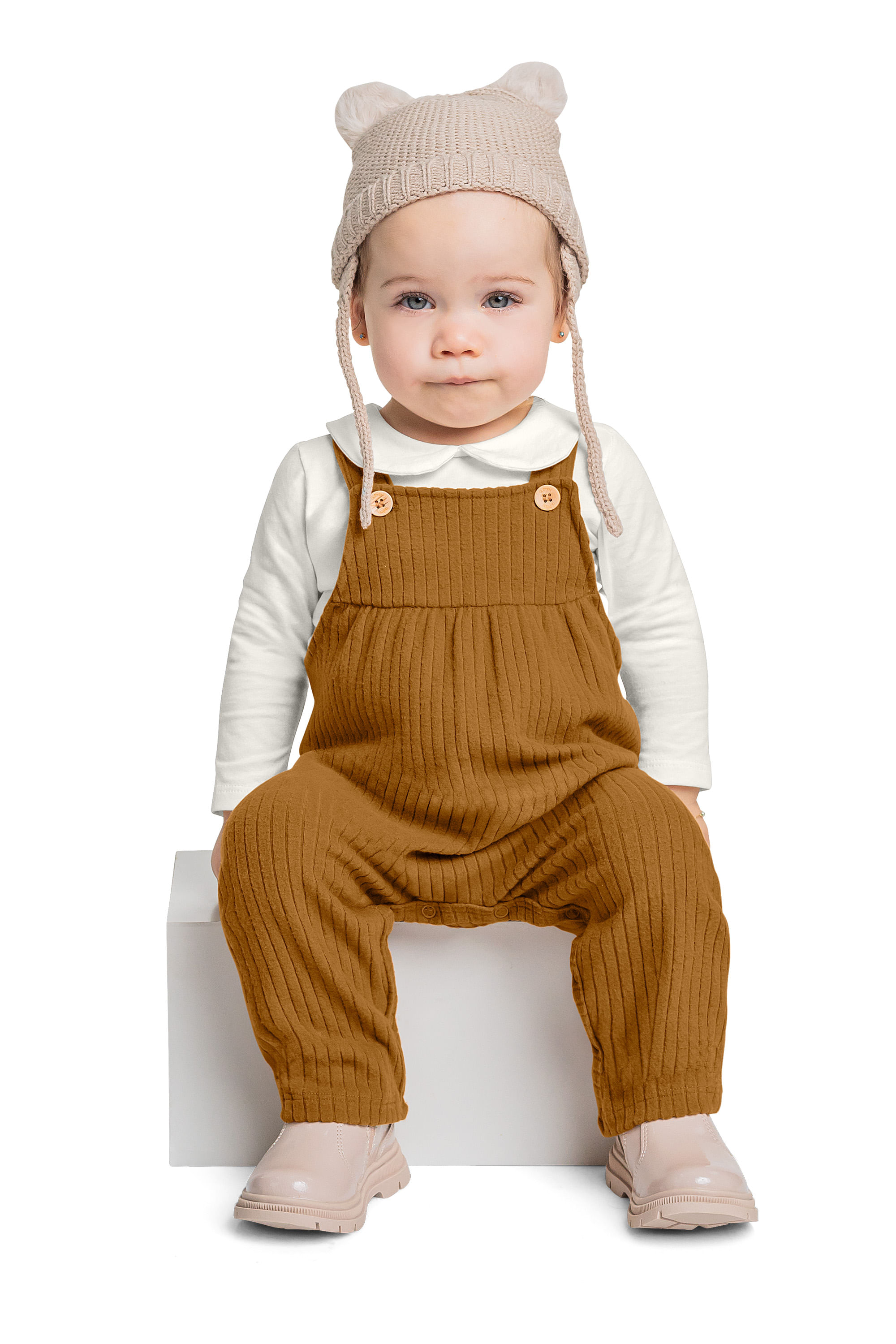 Conjunto com Blusa Manga Longa e Jardineira para Bebê Menina (Off White) Quimby