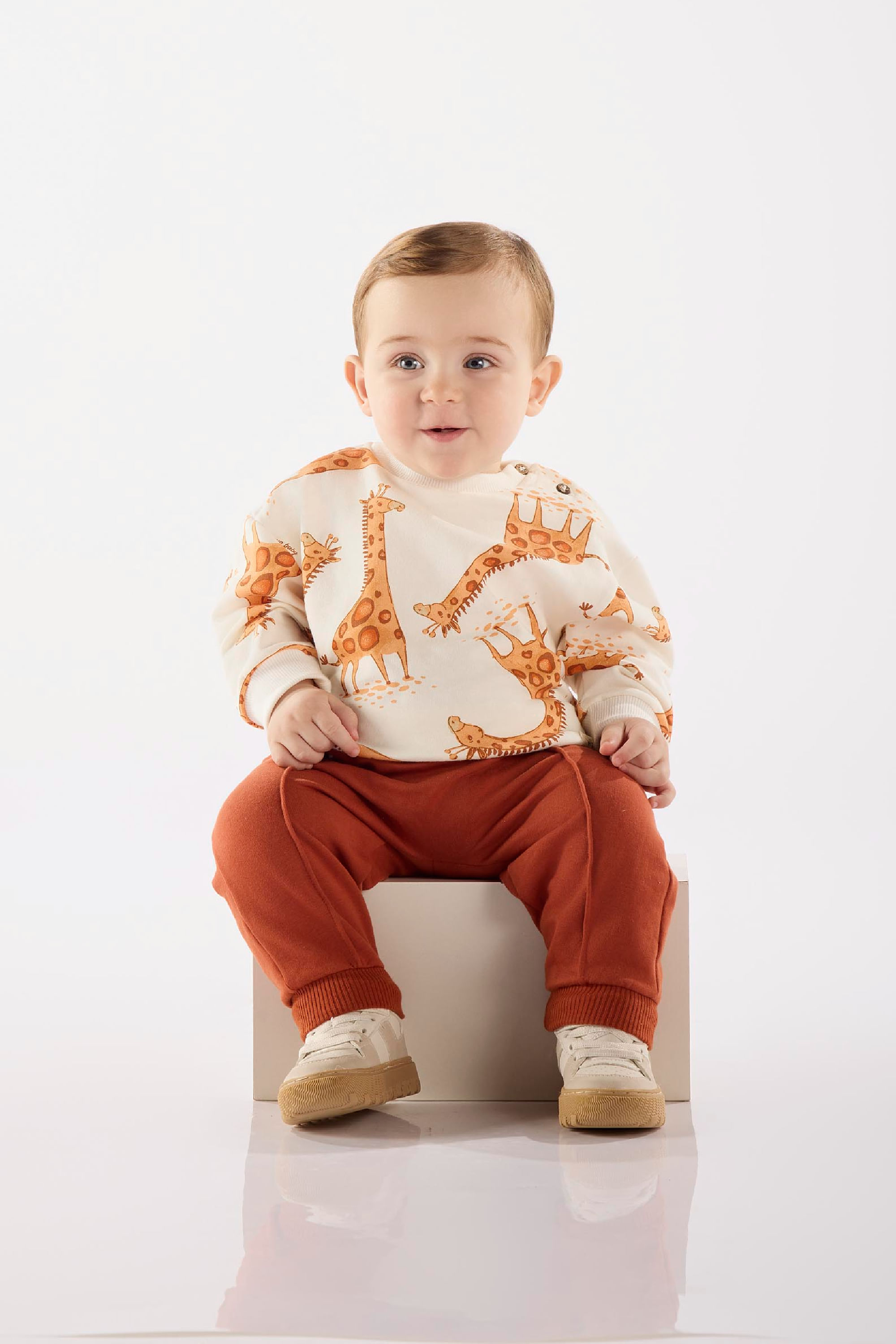 Conjunto para Bebê Menino de Blusão e Calça em Molecotton (Off White) Up Baby