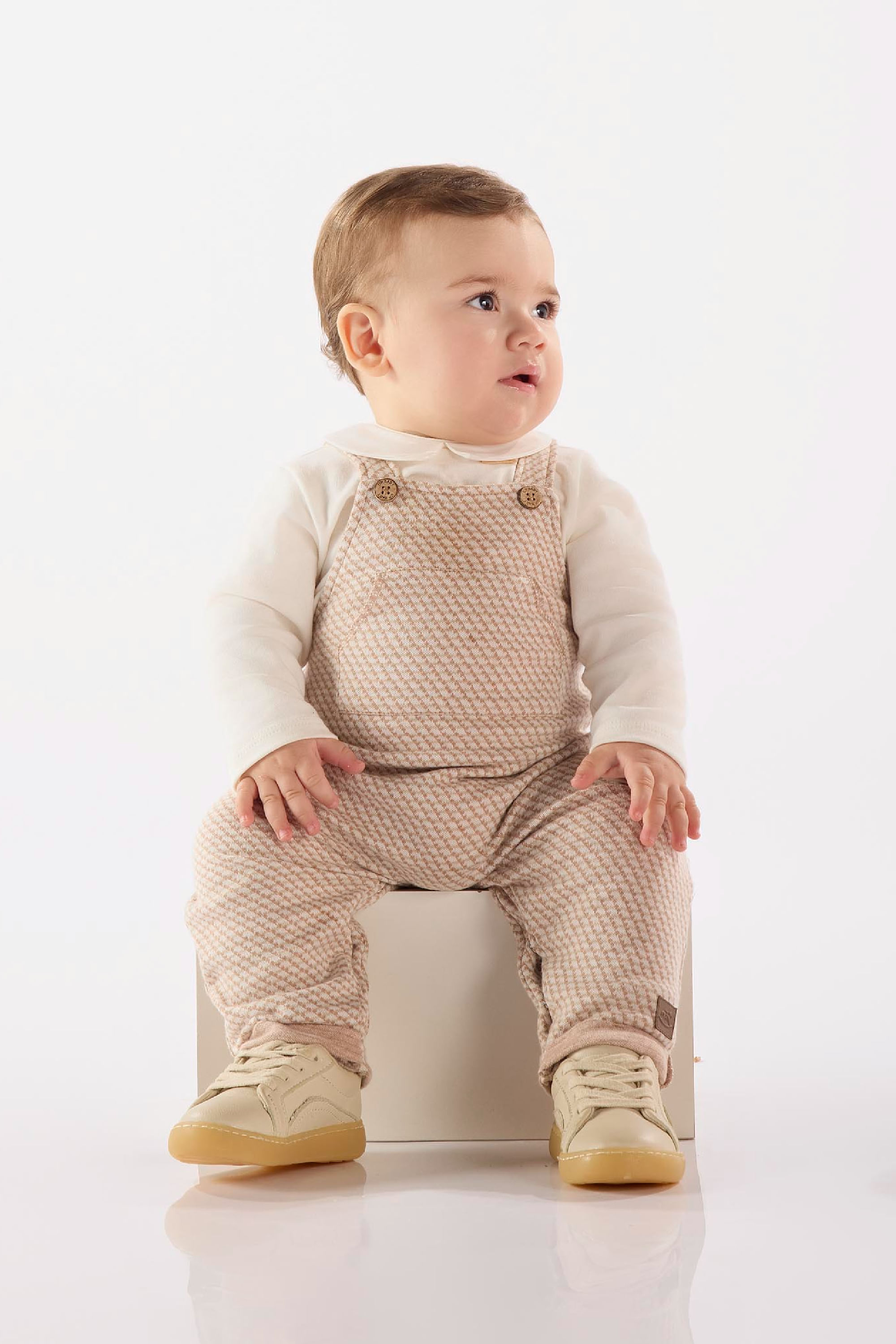 Conjunto para Bebê Menino com Jardineira em Jacquard Xadrez e Body em Suedine (Marrom) Up Baby - Imagem 13