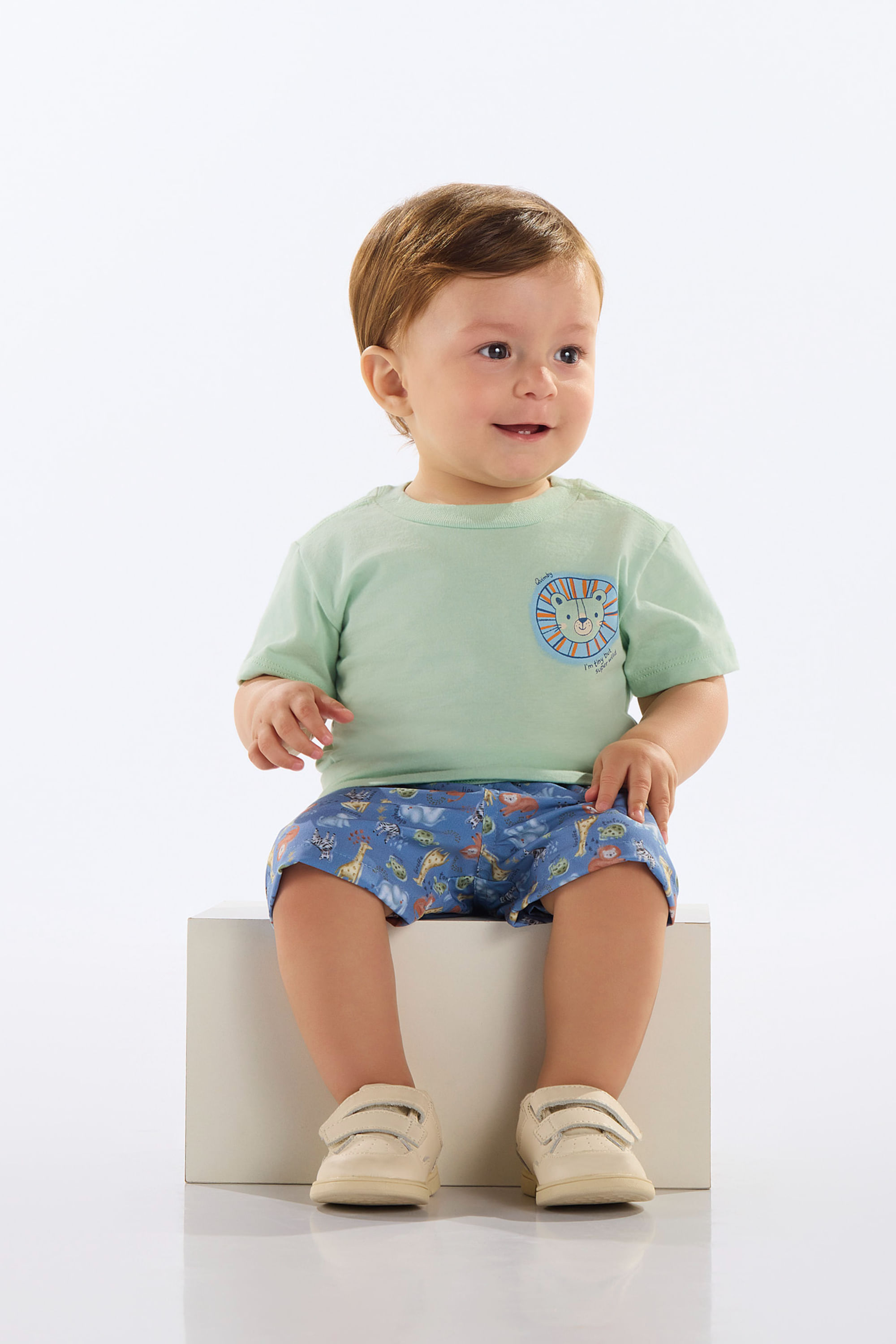 Conjunto para Bebê com Camiseta e Bermuda (Verde) Quimby
