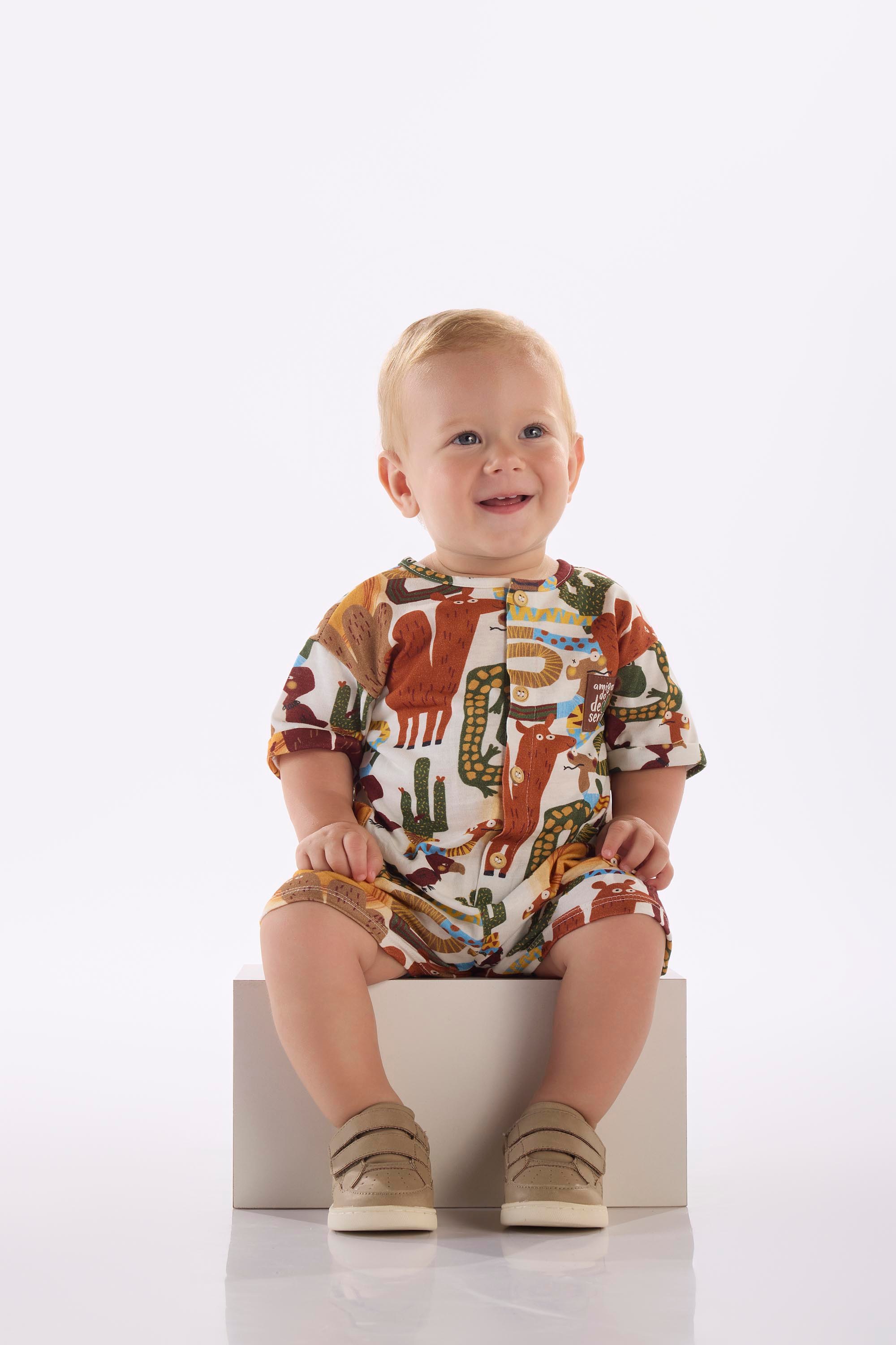 Macaquinho Oásis para Bebê Menino em Algodão (Off White) Três e Já - Imagem 5