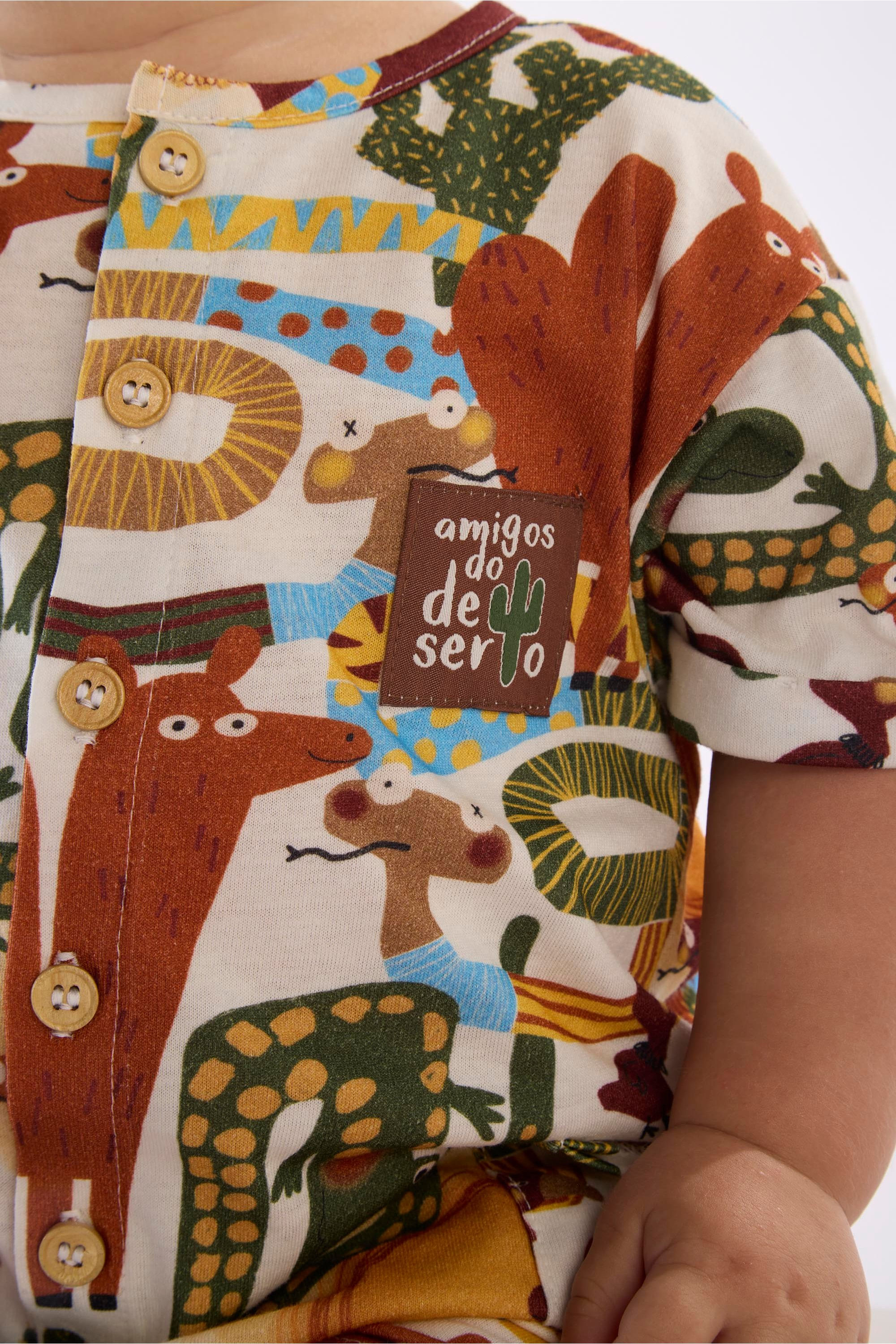 Macaquinho Oásis para Bebê Menino em Algodão (Off White) Três e Já - Imagem 15