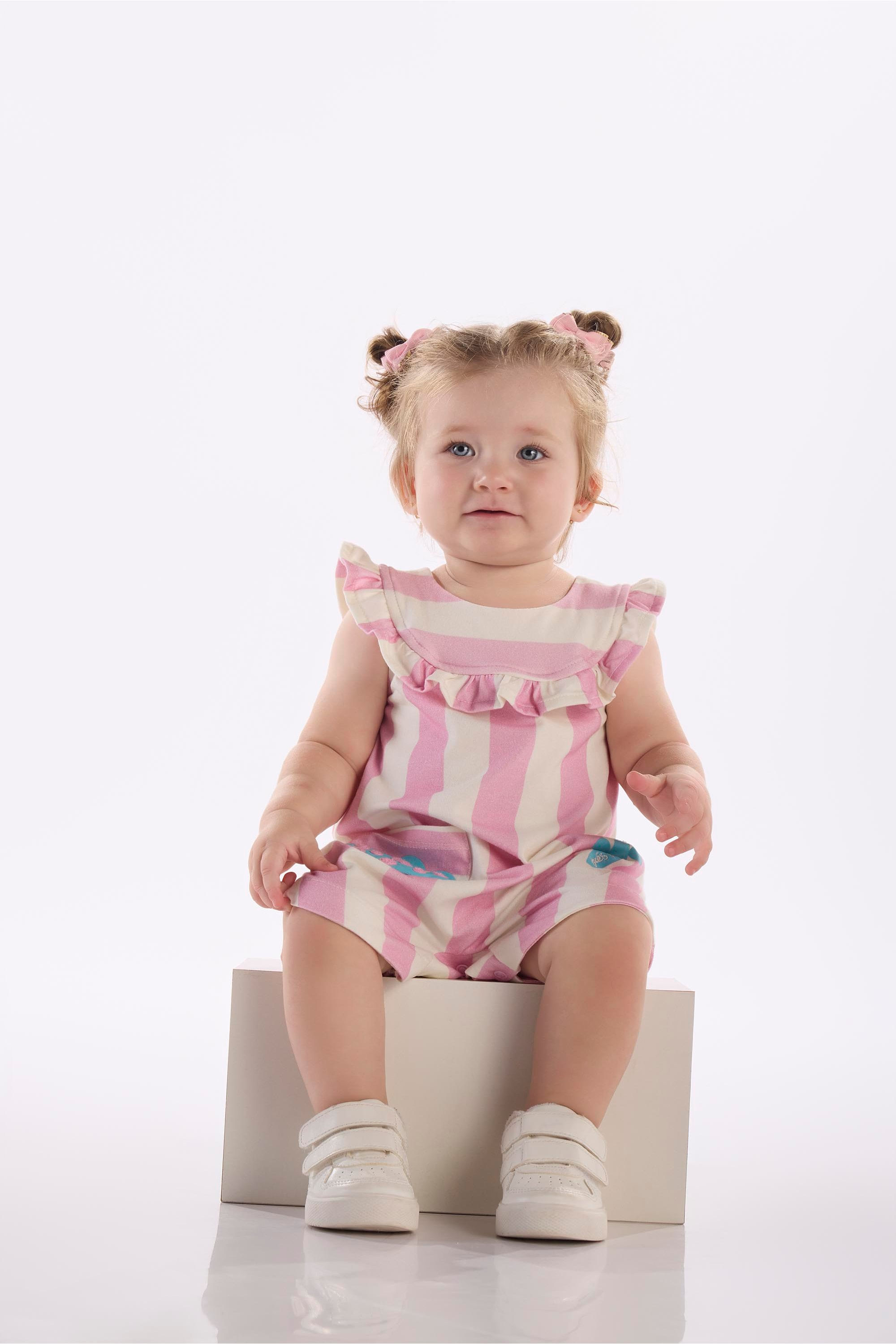 Macaquinho Flores para Bebê Menina em Cotton (Off White) Três e Já
