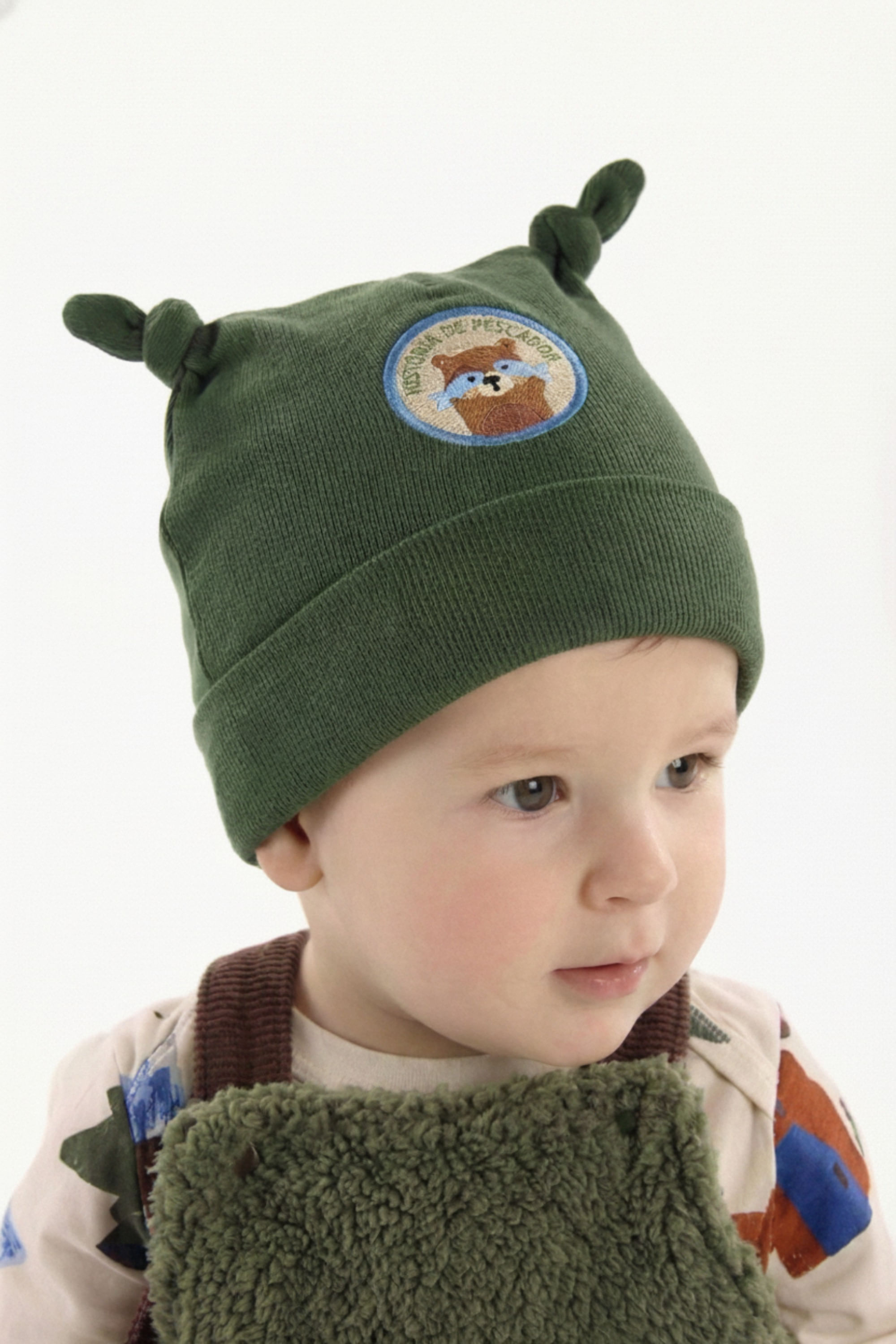 Touca Bebê Suedine com Pontas de Nó (Verde) Três e Já