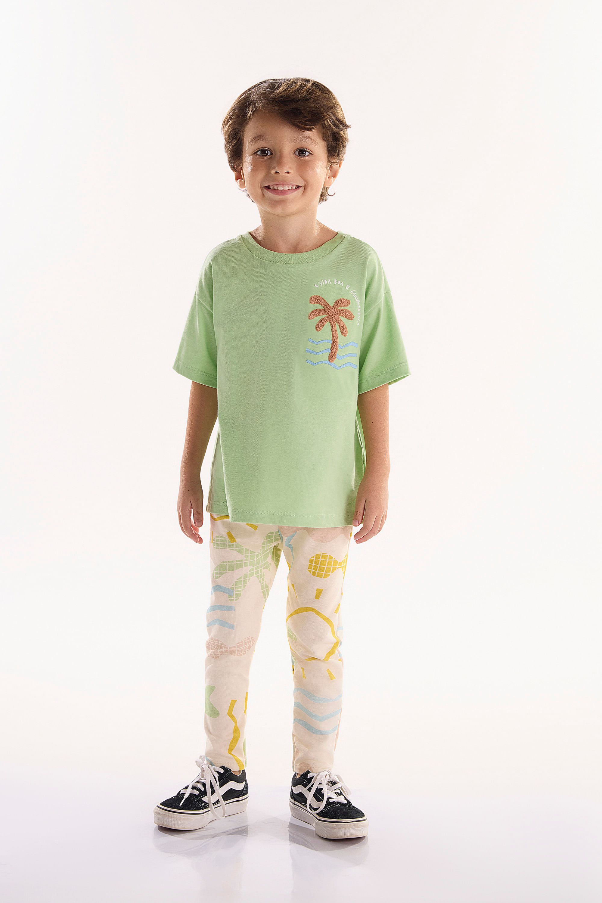 Conjunto Infantil Masculino Beiramar com Camiseta e Calça (Verde) Três e Já