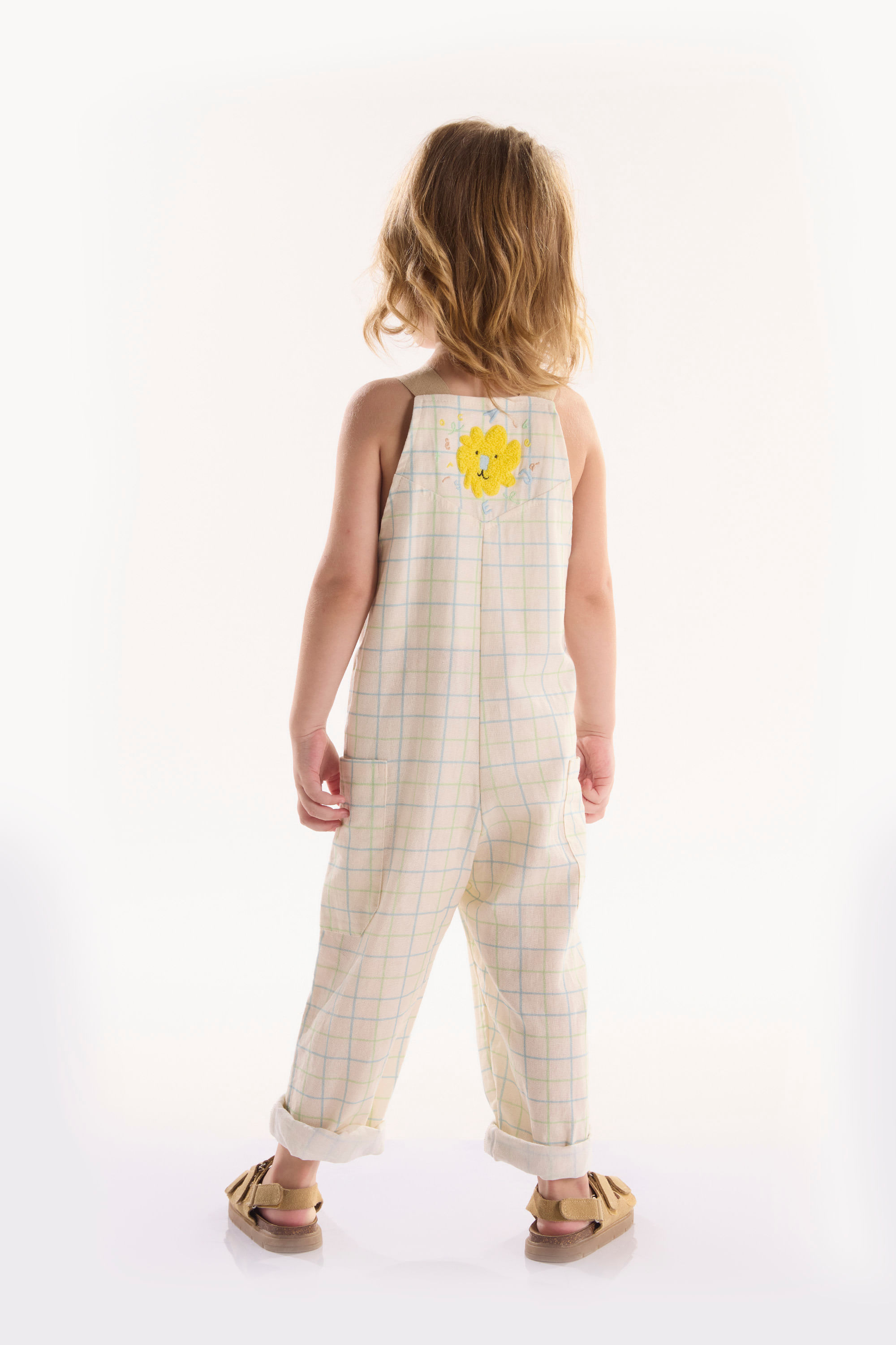 Jardineira Infantil Masculina em Viscolinho Beiramar (Off White) Três e Já - Imagem 15