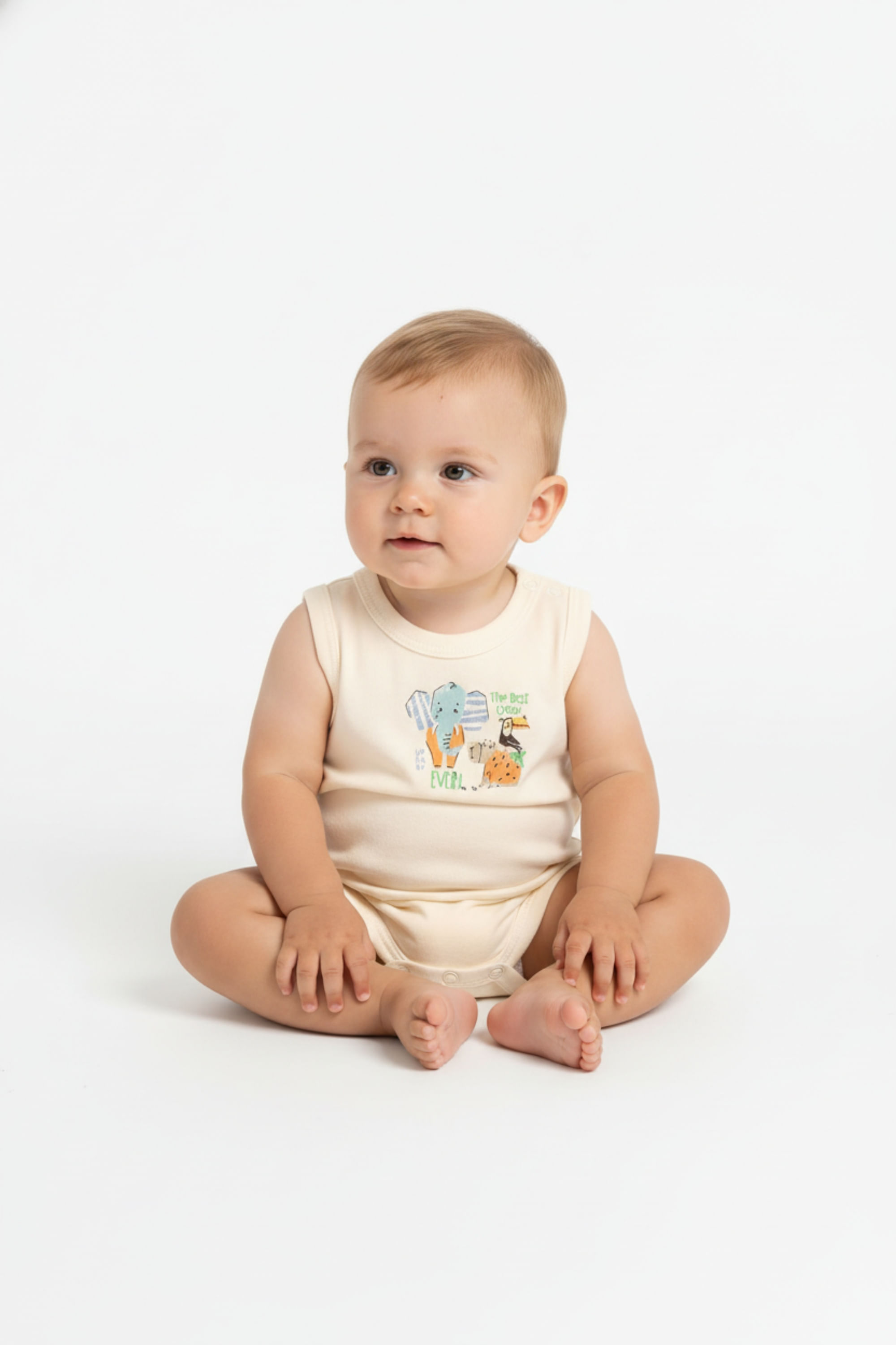 Macaquinho Regata em Suedine Essentials para Bebê Menino (Bege) Up Baby - Imagem 10