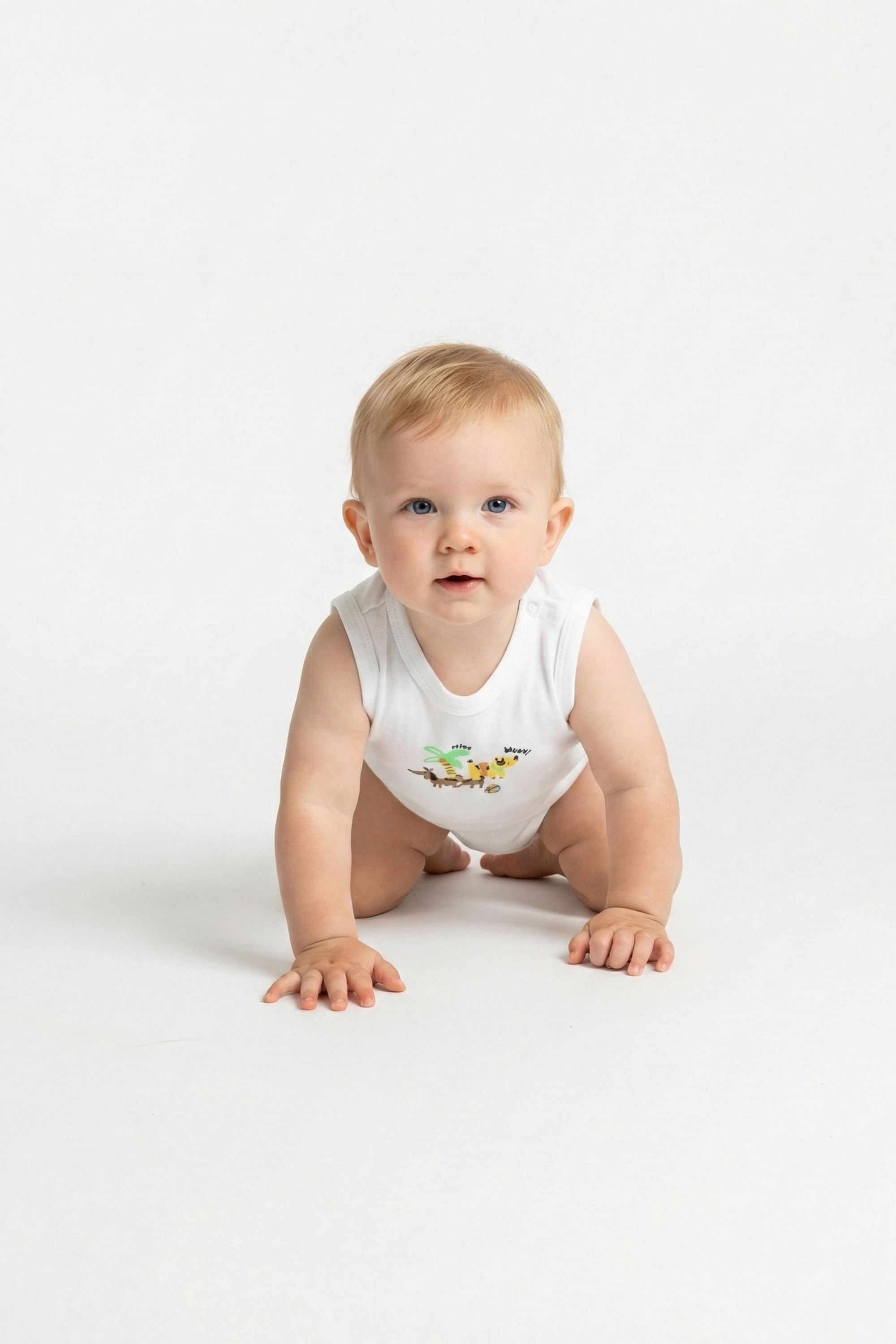 Macaquinho Regata em Suedine Essentials para Bebê Menino (Branco) Up Baby - Imagem 26